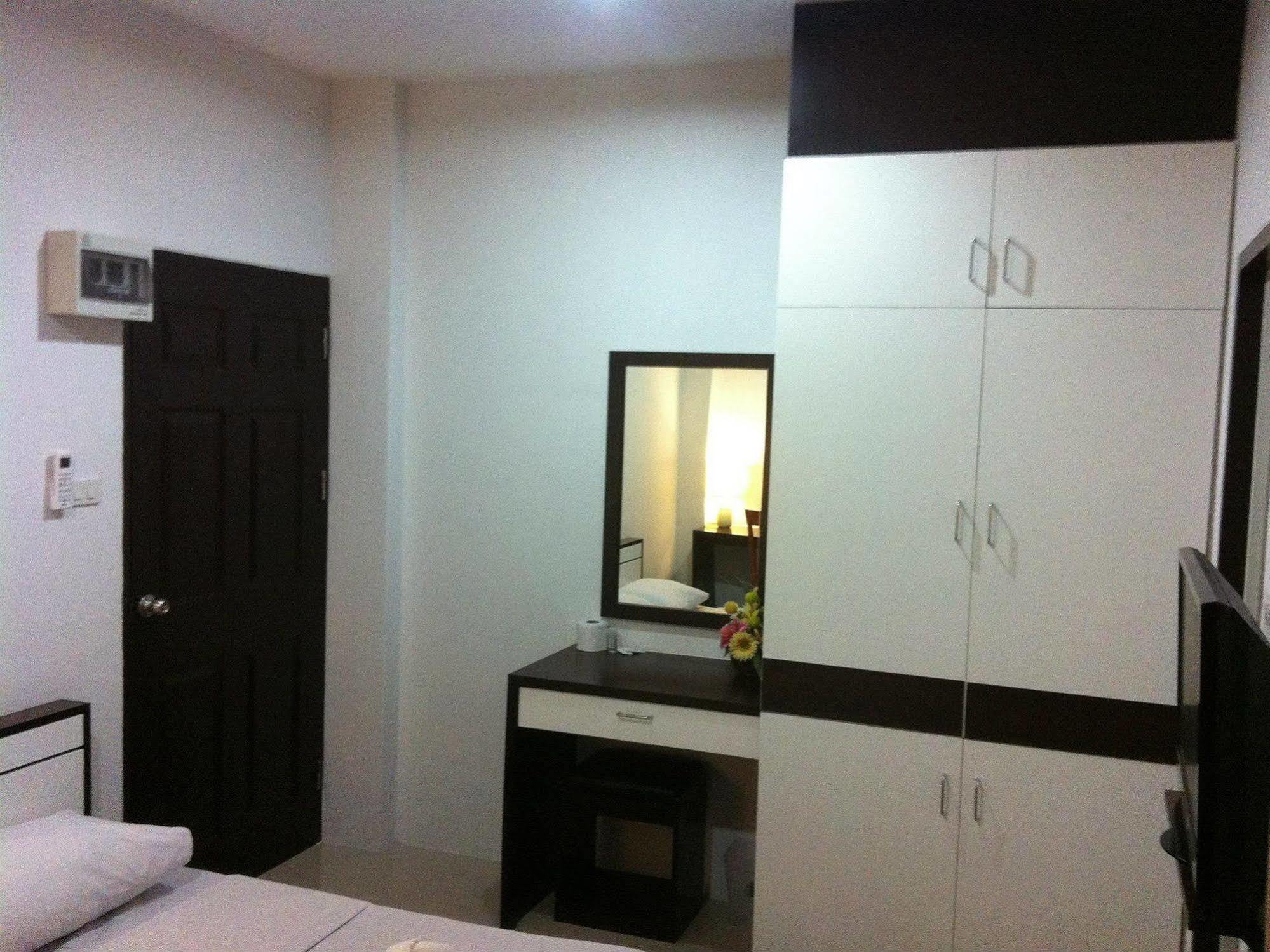 Отель Noble U-House Chiangmai Чиангмай Экстерьер фото